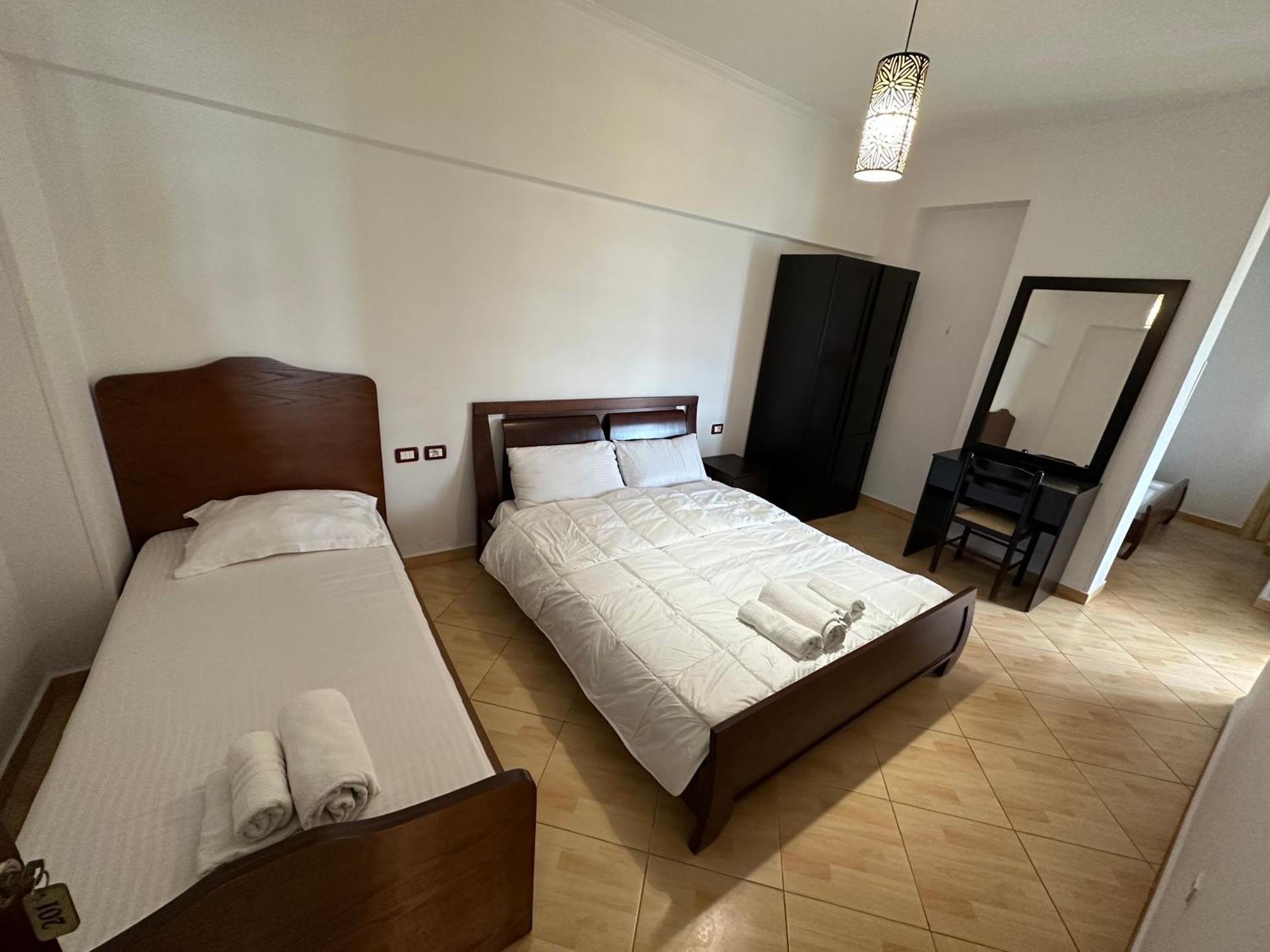 Monte Cristo Hotel With Rooftop Pool Sarandë Exterior foto