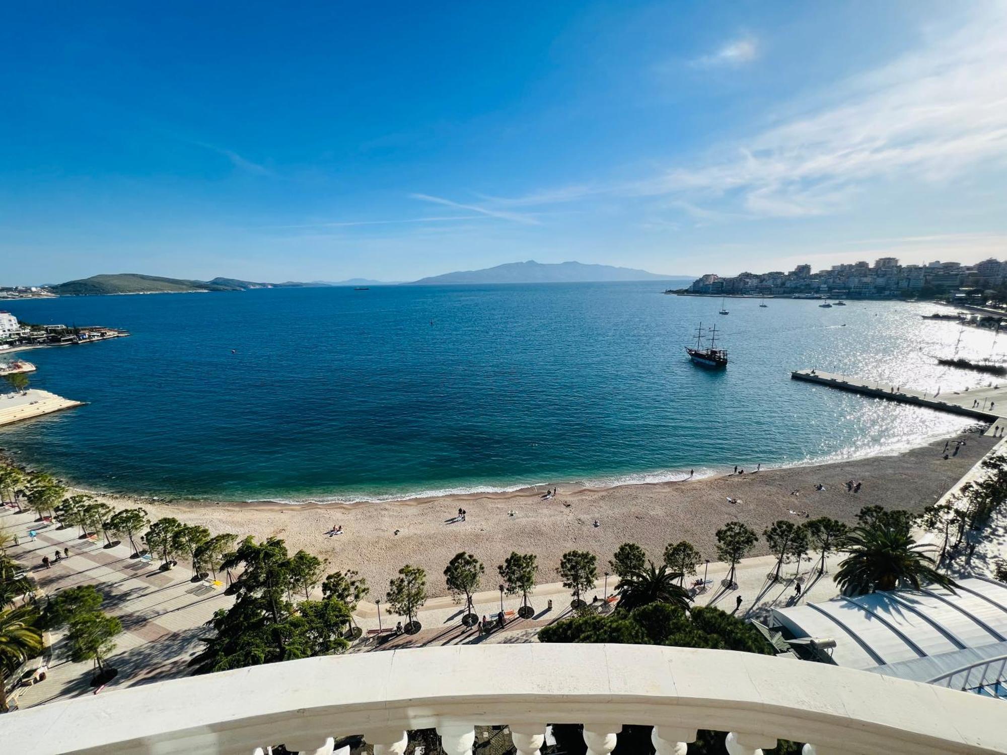 Monte Cristo Hotel With Rooftop Pool Sarandë Exterior foto