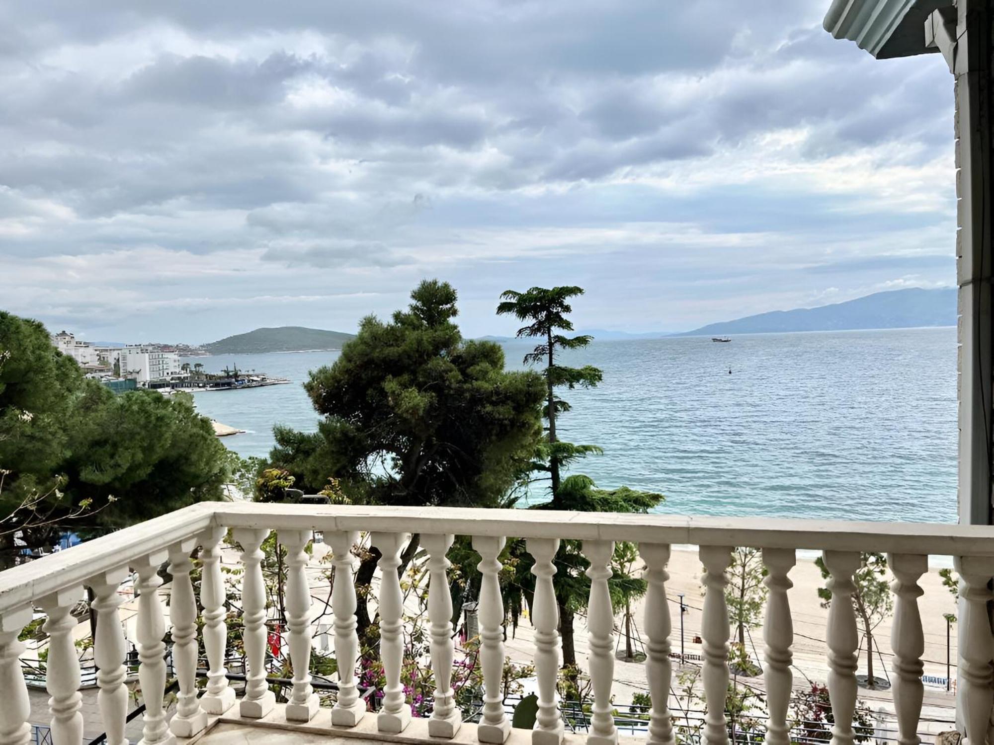 Monte Cristo Hotel With Rooftop Pool Sarandë Exterior foto