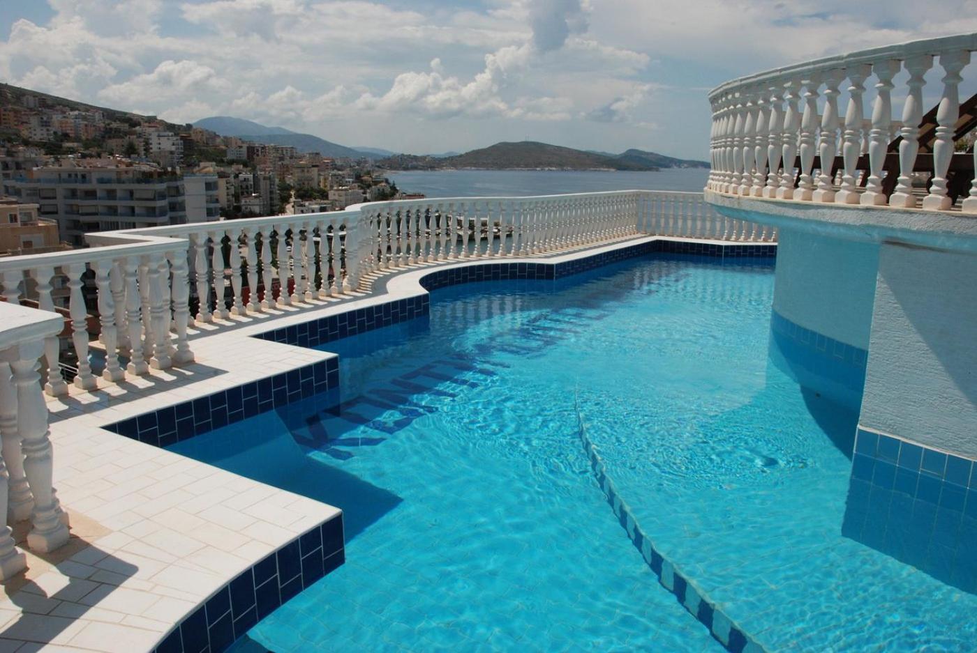 Monte Cristo Hotel With Rooftop Pool Sarandë Exterior foto