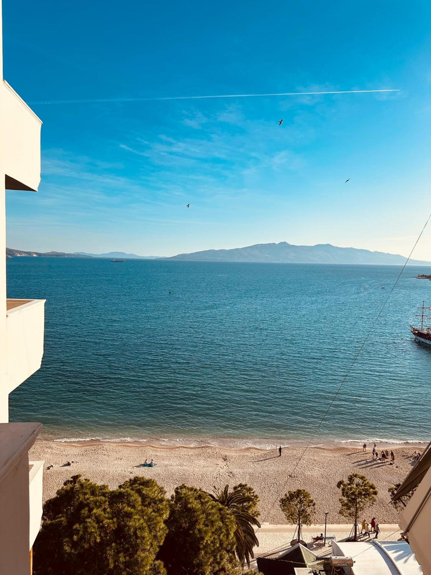 Monte Cristo Hotel With Rooftop Pool Sarandë Exterior foto