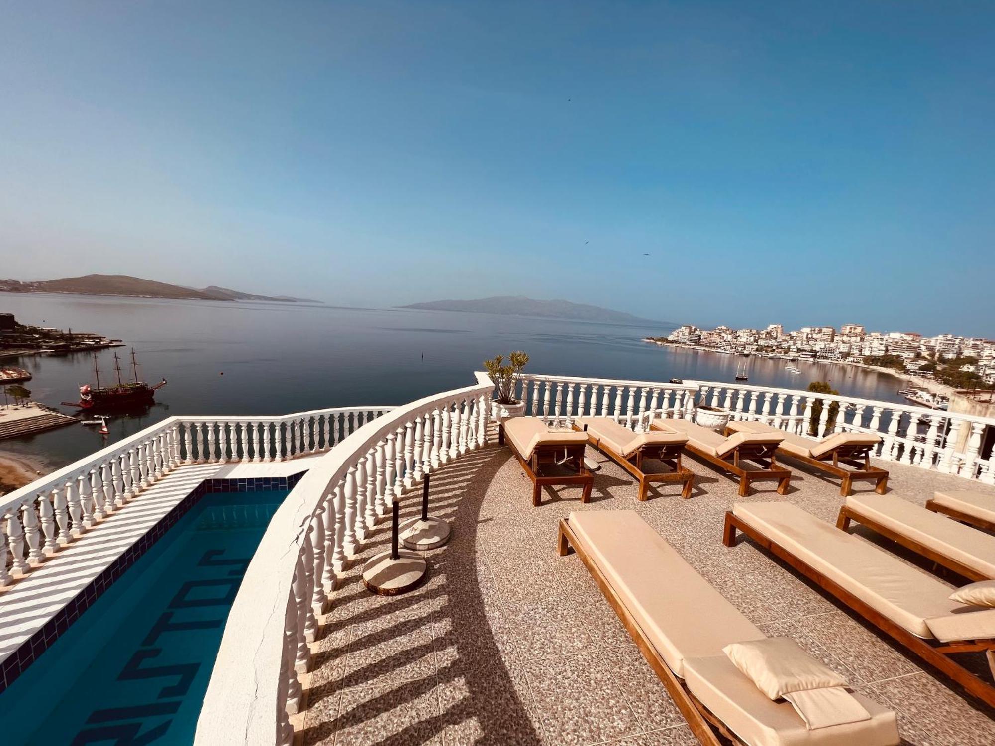 Monte Cristo Hotel With Rooftop Pool Sarandë Exterior foto